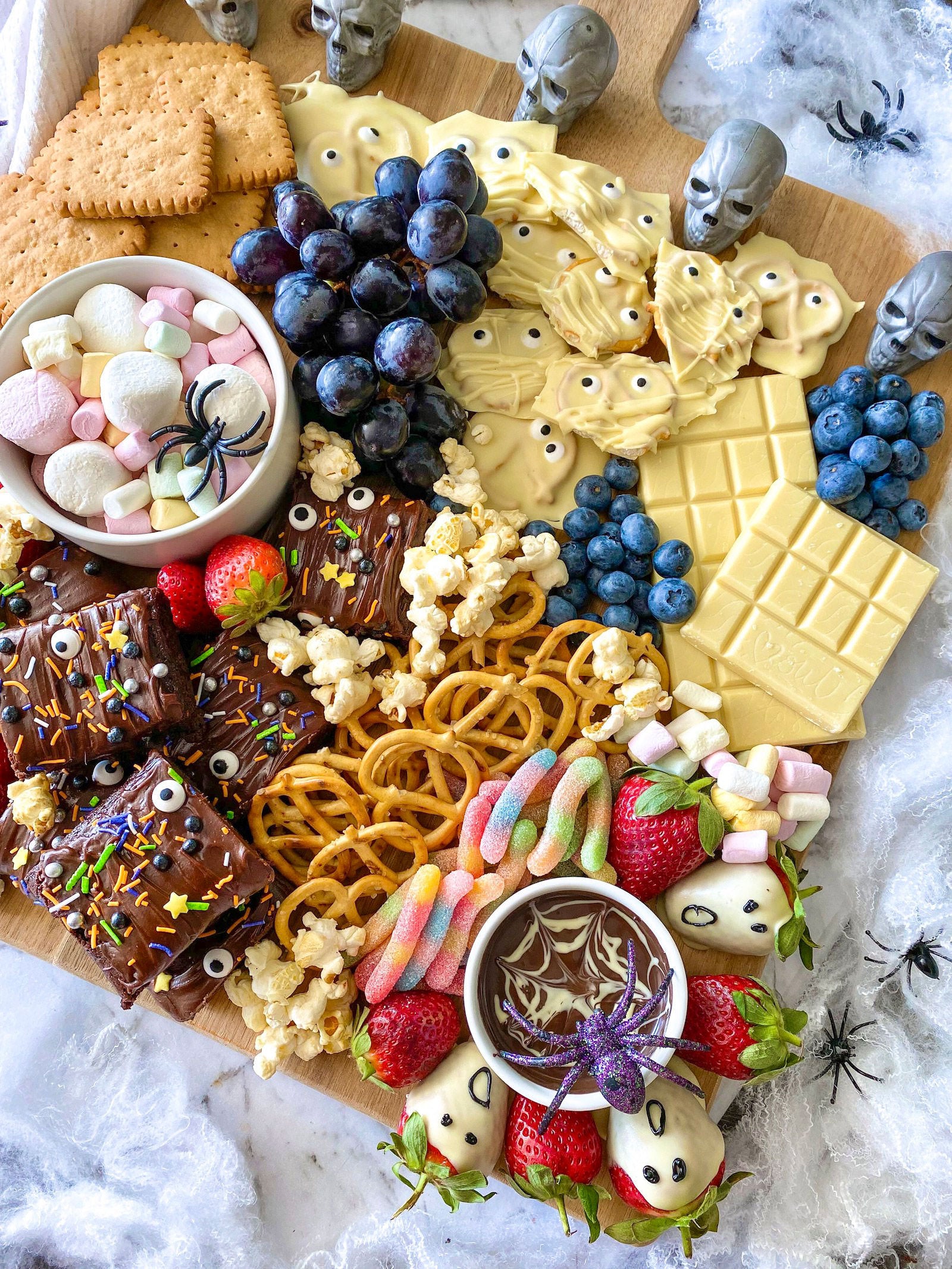 HALLOWEEN PLATTER
&ndash; Vitawerx